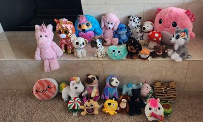 Bulk lot of plush toys
