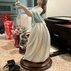 Porcelain Girl With Flowers Hand Made Spain Artist Signed 