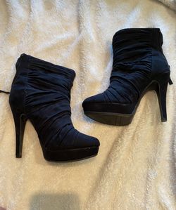 Elle black ankle boots