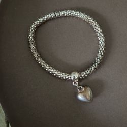 Gold color, small heart, charm bracelet