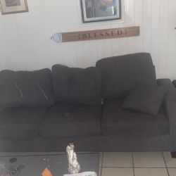 Sofa 3 Seater Good Conditions $20