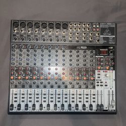 Behringer Xenyx X2222 