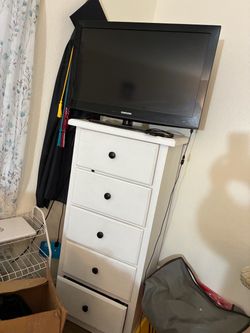 Chest/tv