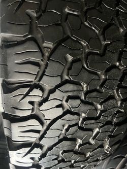Tengo una llanta LT235/70R16BFGOODRICH ALL TERRAIN KO2 A/T
