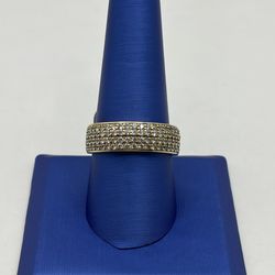 10K YELLOW GOLD RING WITH CLEAR STONES SIZE 9.5