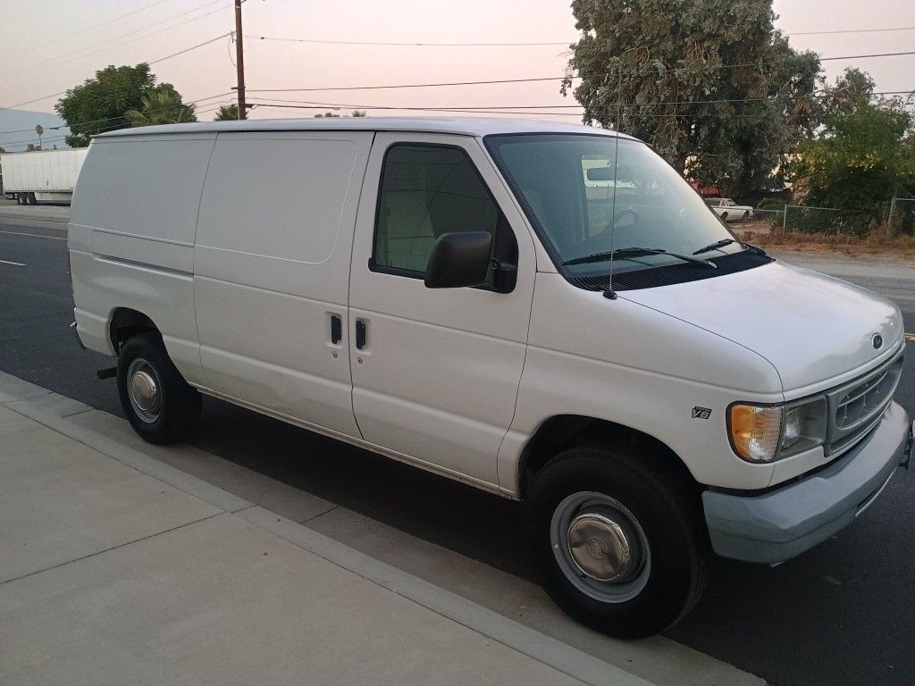 1999 Ford E-350