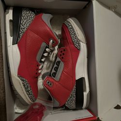 Jordan 3 Fire Red  (size 9)