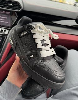 LV designer shoe