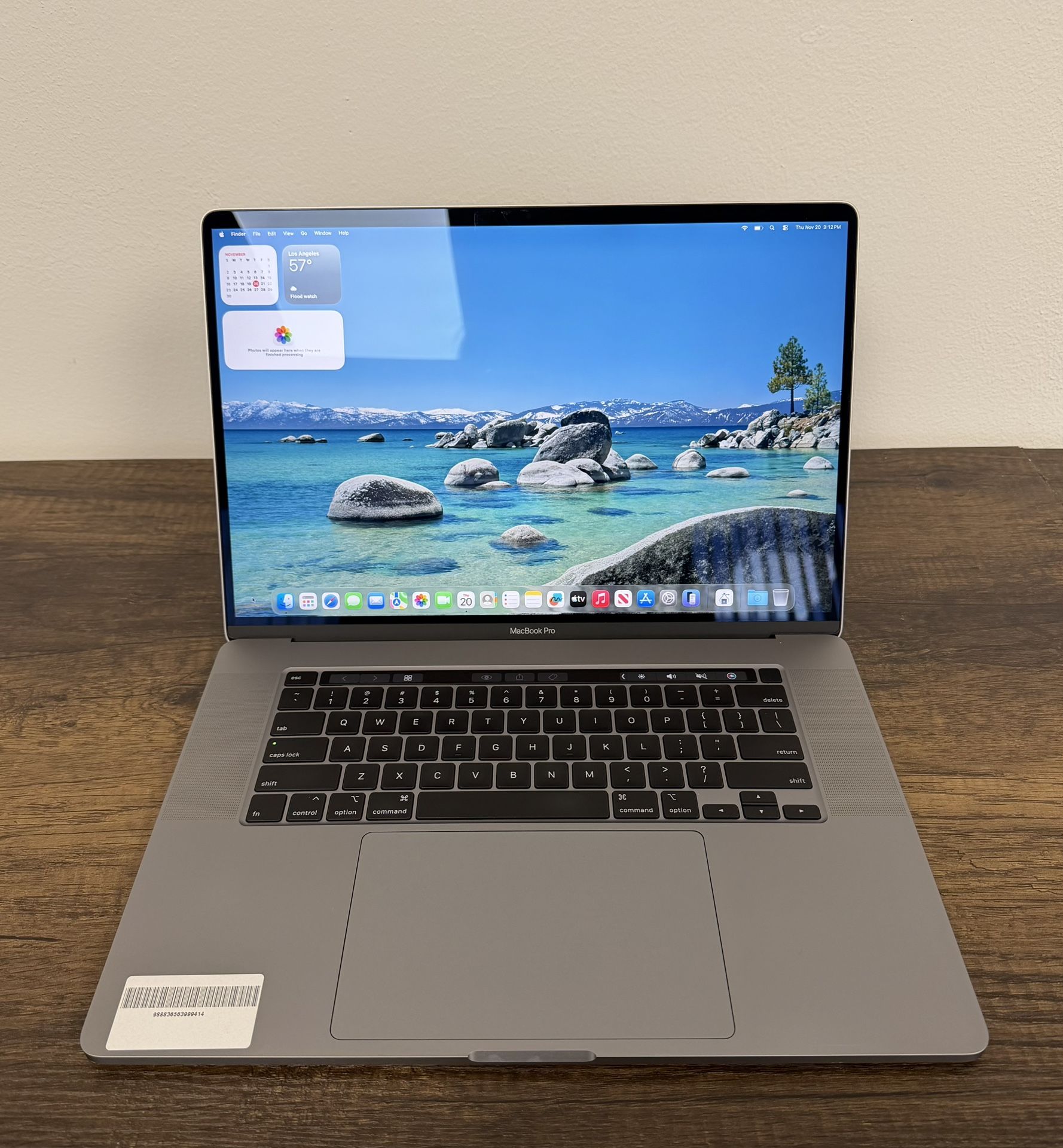 16" MacBook Pro Touchbar 1TB SSD*16GB RAM*2.3Ghz Intel 8 Core i9 