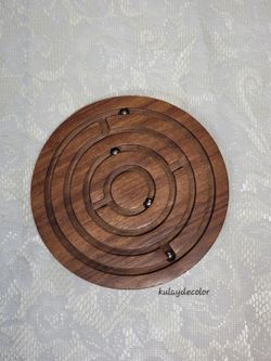 Classic Wooden Circular Labyrinth Maze Puzzle Game Handcrafted Brain Teaser 6"
