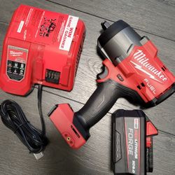 Milwaukee High Torque Impact Wrench Kit