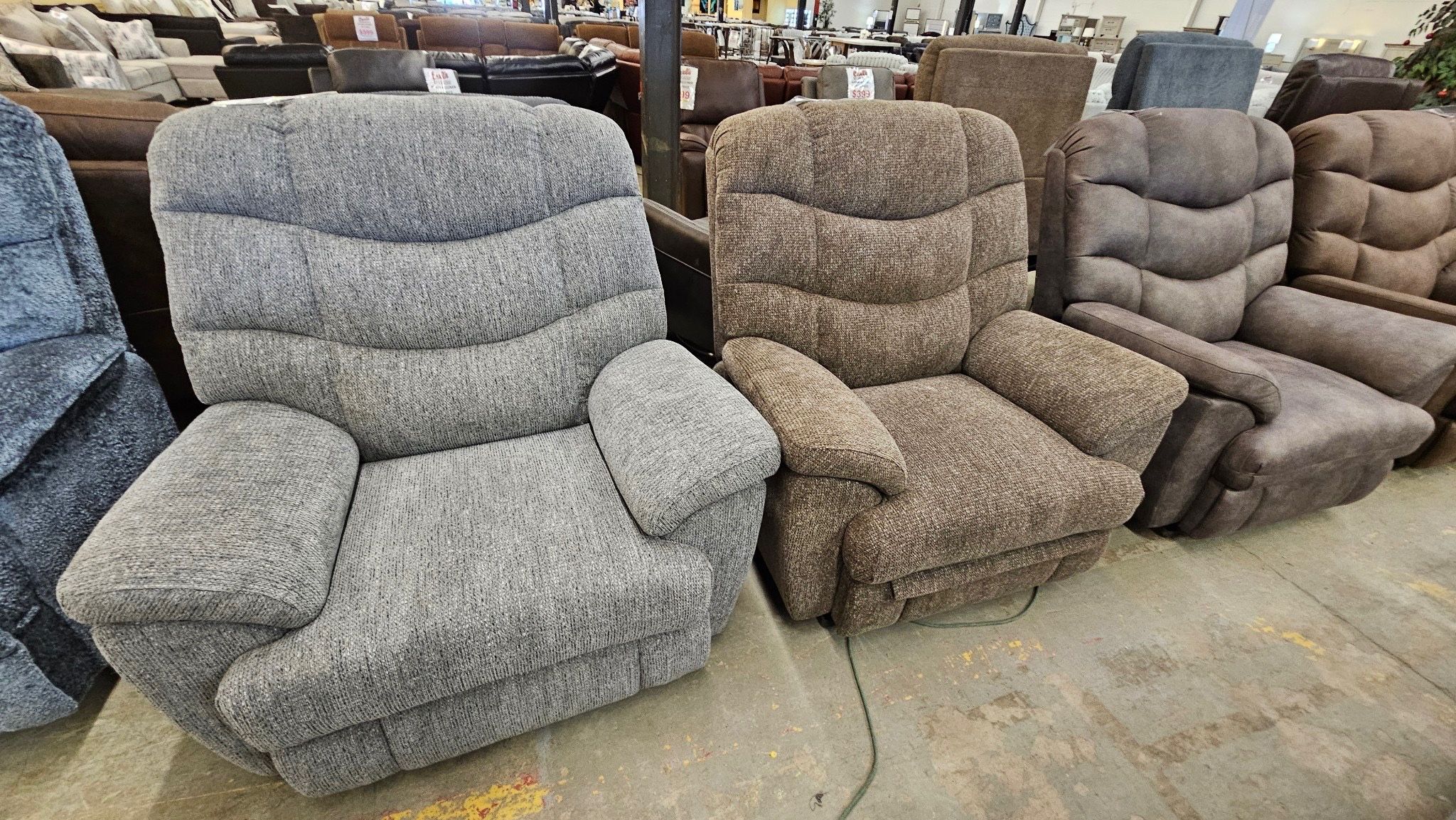King size power recliners with USB