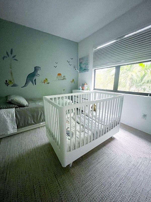 Beautiful Happiest Baby Lola Convertible Crib