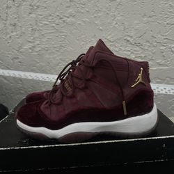 Size 4.5y (GS) - Jordan 11 Retro Heiress Mid Velvet  
