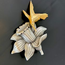 Vintage Signed JJ Figural Silver Gold Tone Trembler Hummingbird Bird Pin Brooch