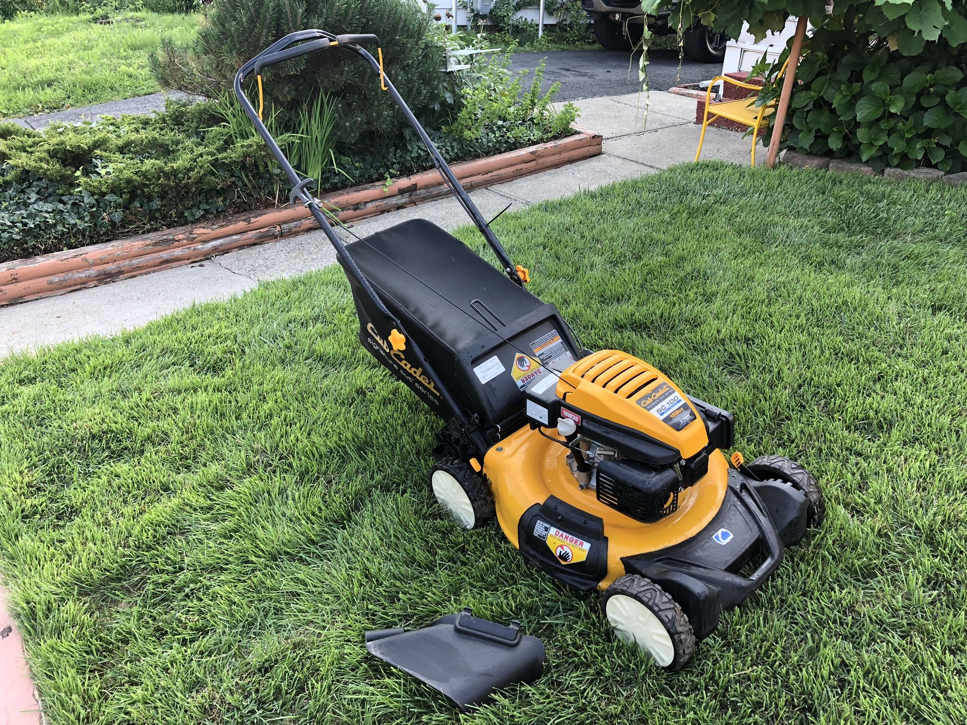 Cub Cadet SC100 Push Lawnmower