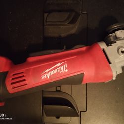 Milwaukee M18 Grinder