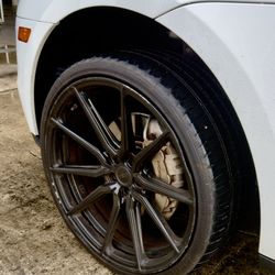 Atlas 265/30 R22 Front Low Profile Hard To Find $100. 