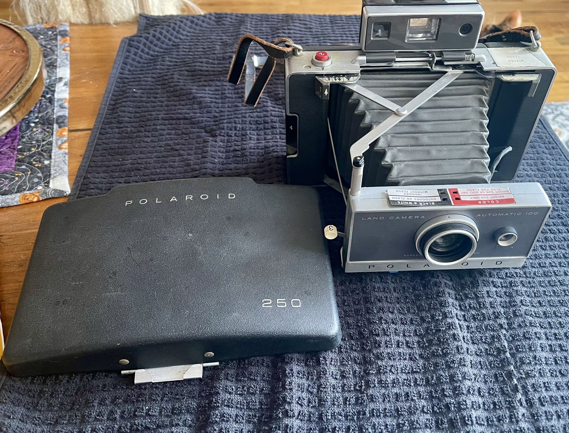 Mid '60s Polaroid Automatic 100 Land Camera