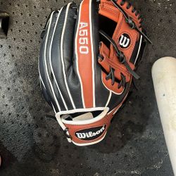 “Wilson A550 Youth Baseball Glove – Excellent Condition”