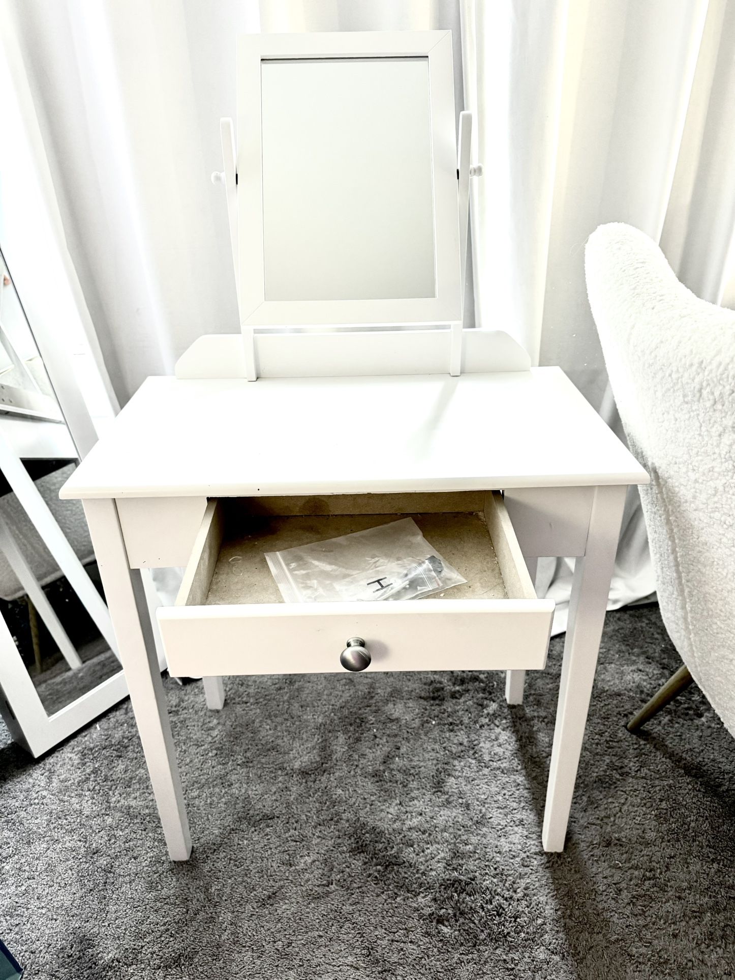 Beginners Vanity W/ Mirror