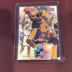 1998 SKYBOX PREMIUM 21 SHAQUILLE O'NEAL 
