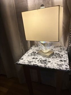Lampara De Corazon Y Mesa De Madera