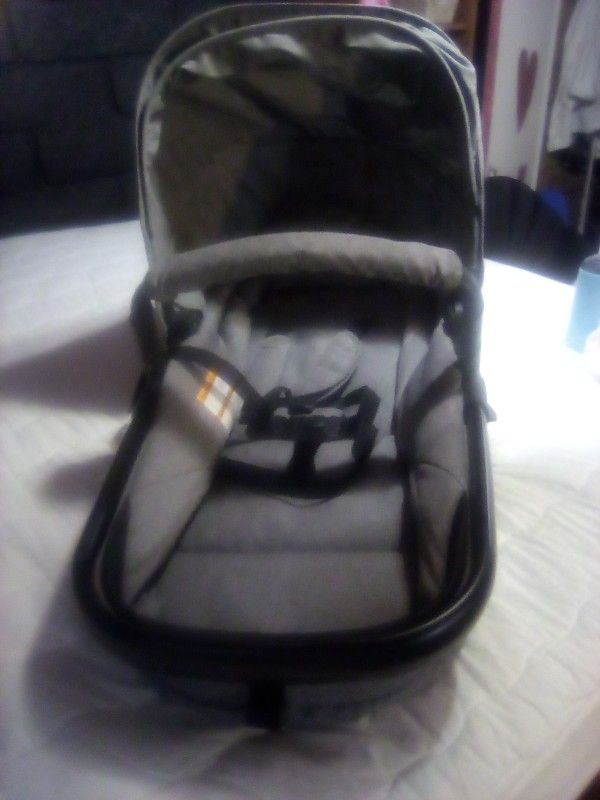 Bassinet Urbini Without Stroller Good Cindition