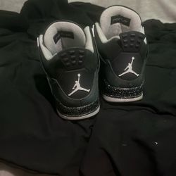 Jordan 4s