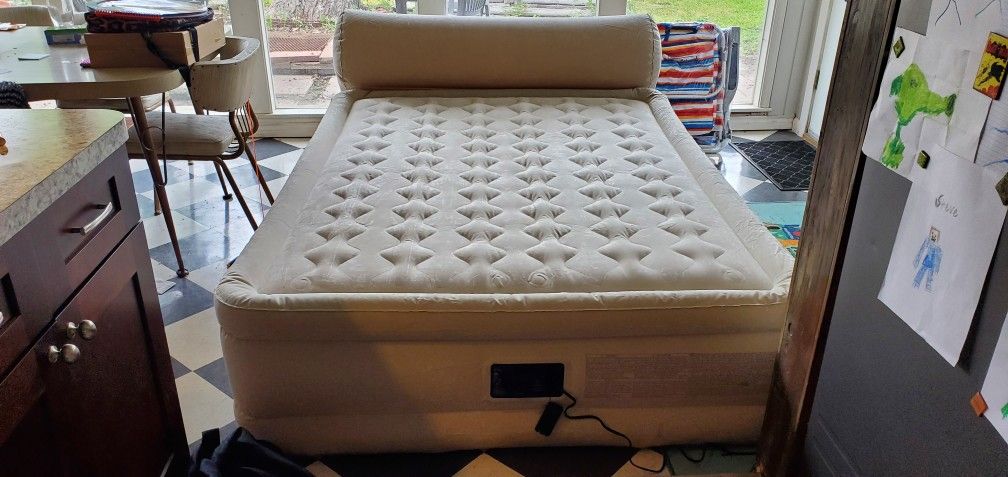 Intex Dura-Beam Air Mattress Deluxe Comfort Headboard Airbed Queen 18 Inch Height Internal Pump (Brown/Beige)