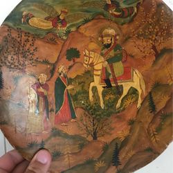 Wooden plate decor