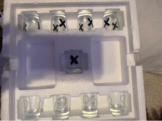 Tic tac toe shot glass game