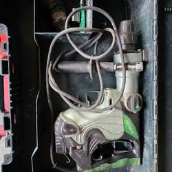 Hitachi DH 40MR SDS Max Corded Rotary Hammer Drill 1-9/16" W/ Bit