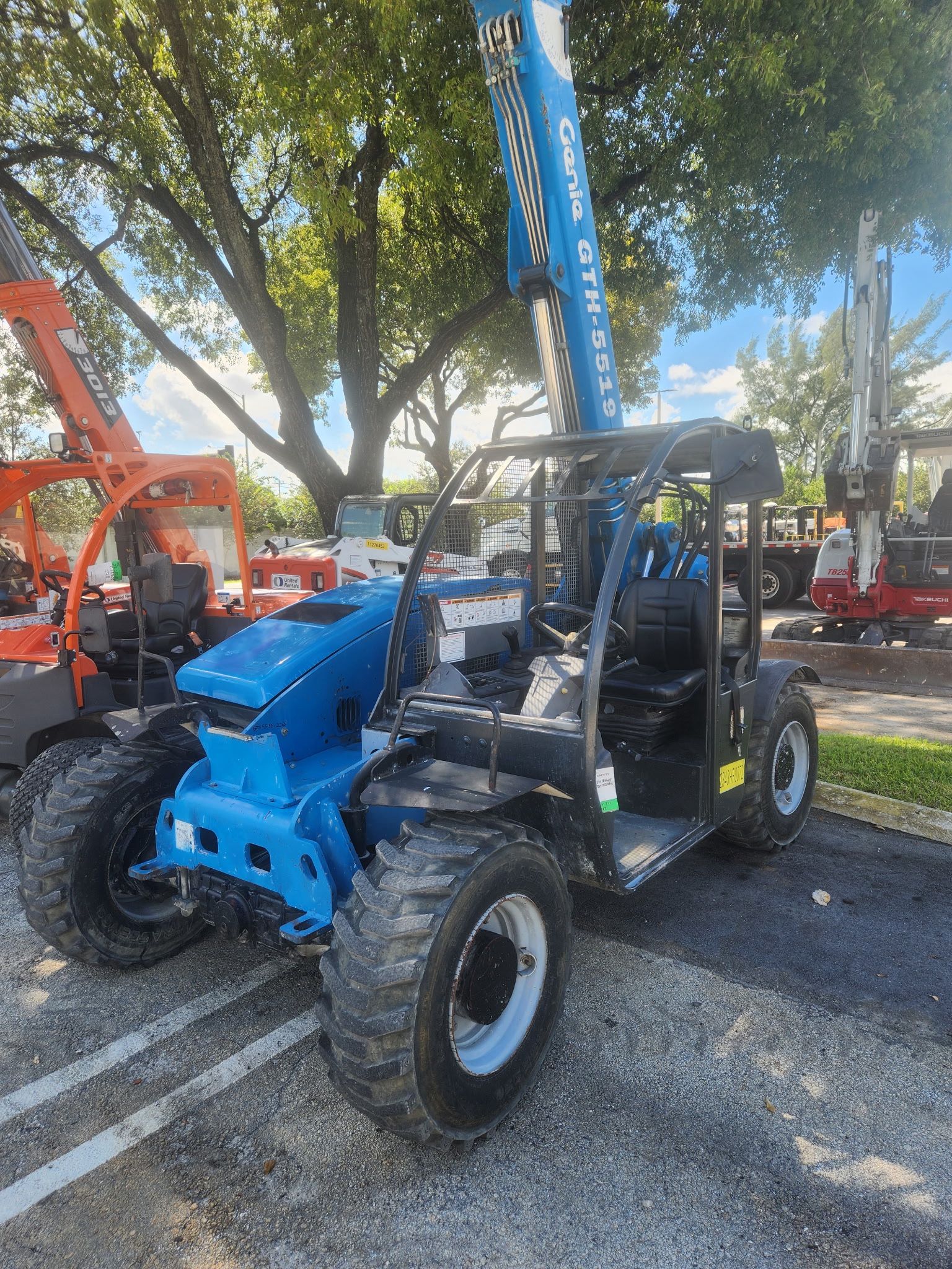 Genie 5519 Reach Forklift