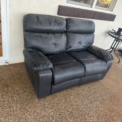 2 Seats Leather Recliner.