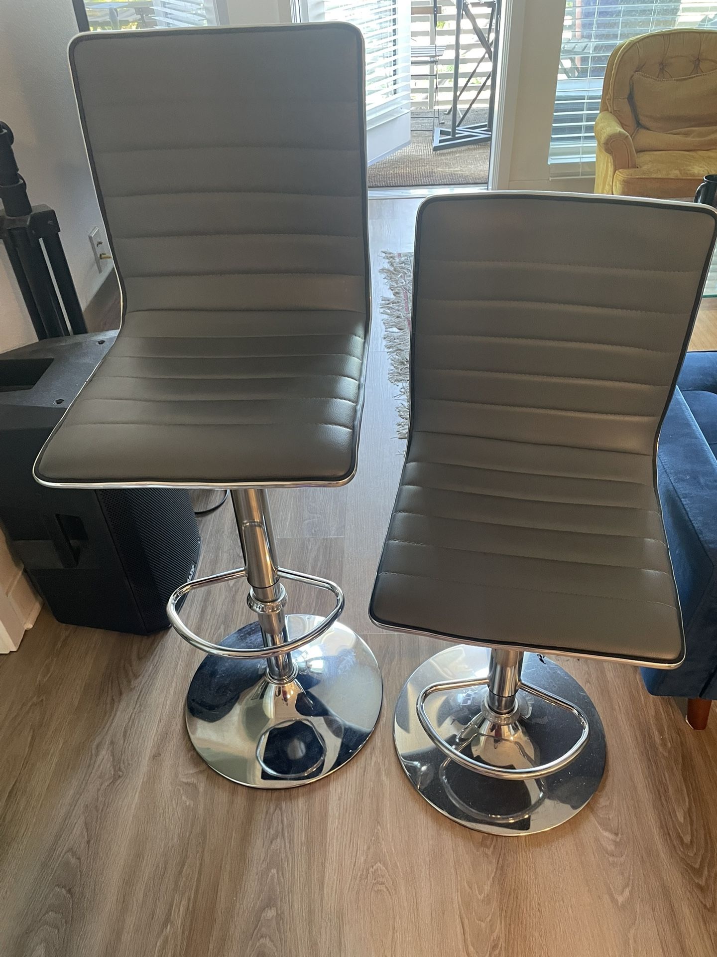 Height Adjustable Bar Stools (2)