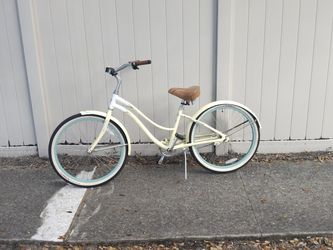 Light Yellow Beach Cruiser