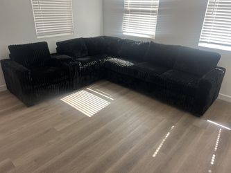 New Fur-like Corduroy Sectional.  Black.  119 X 104 X 34H.  Free Delivery!