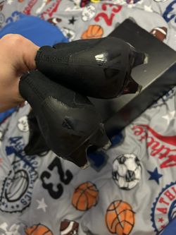 Predator Accuracy + FG soccer Cleats SIZE mens 5