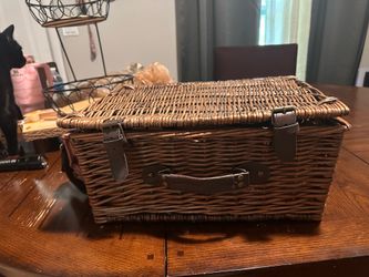Picnic basket