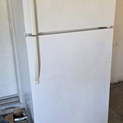 Kenmore Refrigerator 