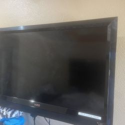 40 Inch Visio TV