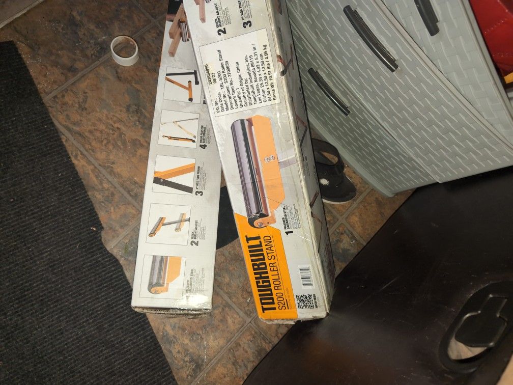 2 Toughbuilts200 Roller Stands