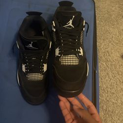 Jordan 4 White Thunders 