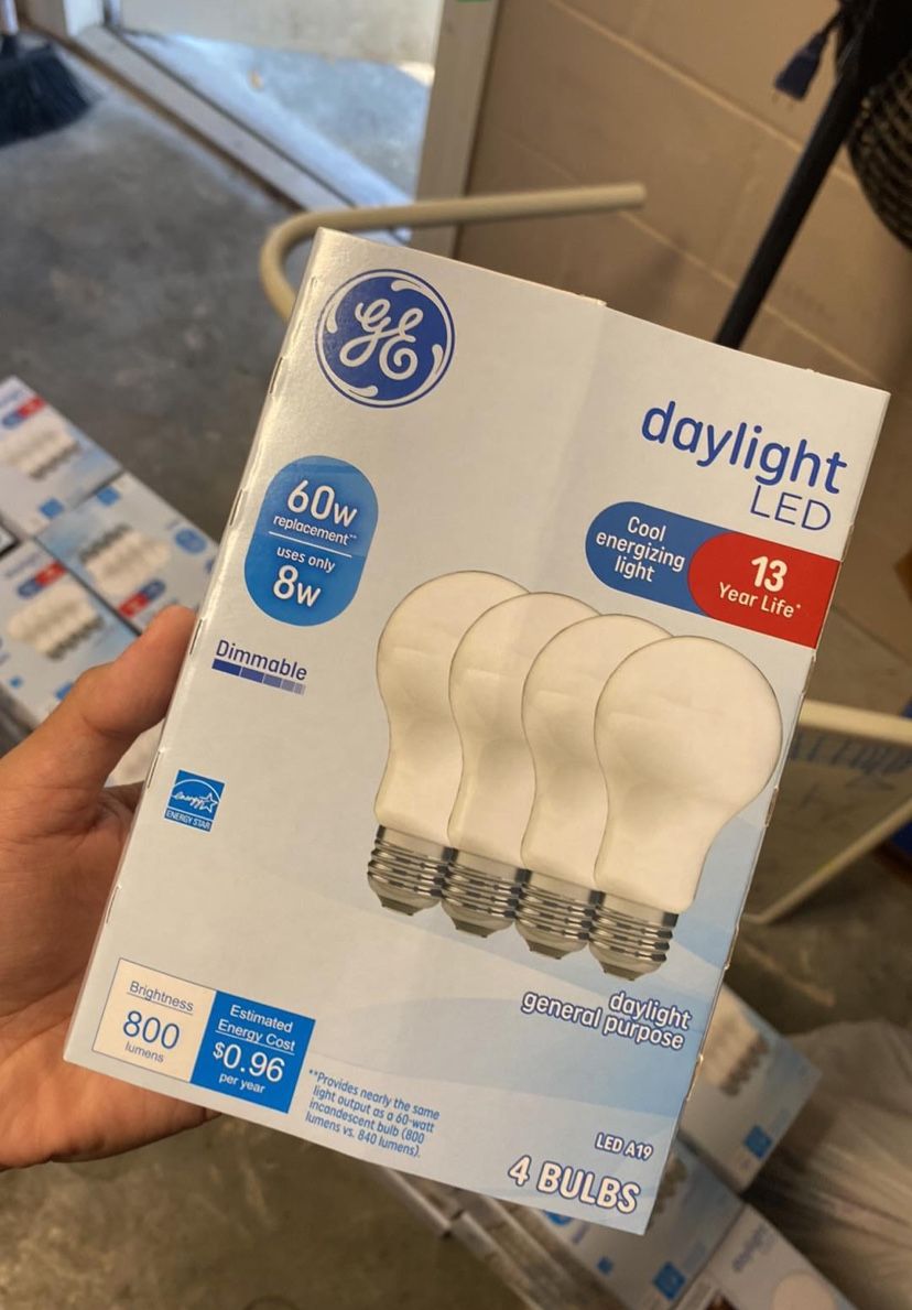 Pack Brand New Light Bulbs *Over 100 units*