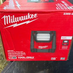 Milwaukee Dual Power Floodlight