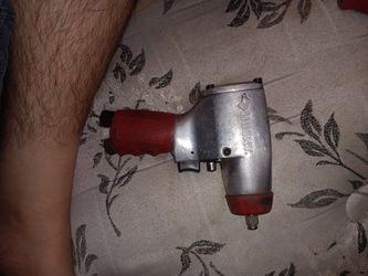 Husky H4030 Impact Wrench