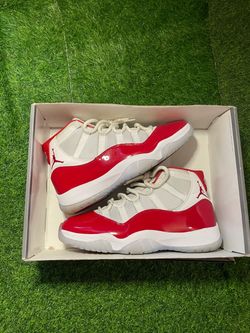 Jordan 11 cherry size 10 men
