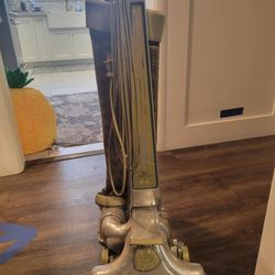 Vintage KIRBY 800 Vaccuum