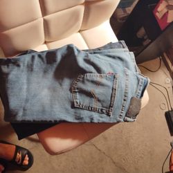Levis